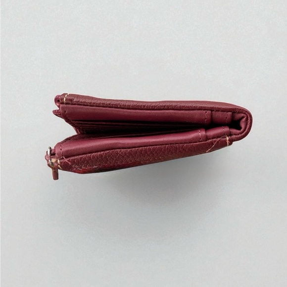 Genuine Leather Women’s Burgundy Soft Bi Fold Wallet Zip Closure 16 CC Slips - Picture 5 of 13